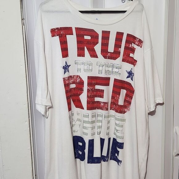 Patriotic Graphic T-Shirt - Picture 2 of 4